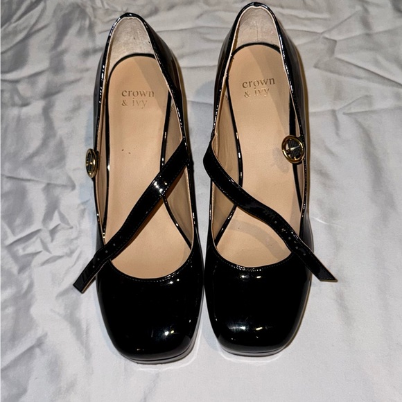 Black Mary Jane Heels - Picture 2 of 4